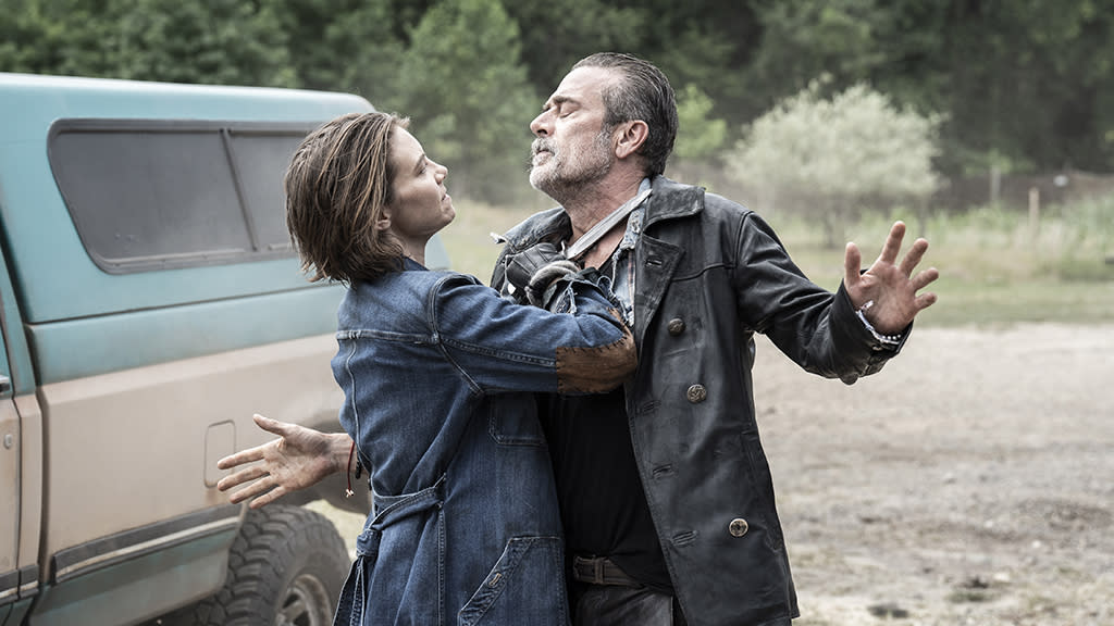  Lauren Cohan and Jeffrey Dean Morgan in ‘The Walking Dead: Dead City.’. 