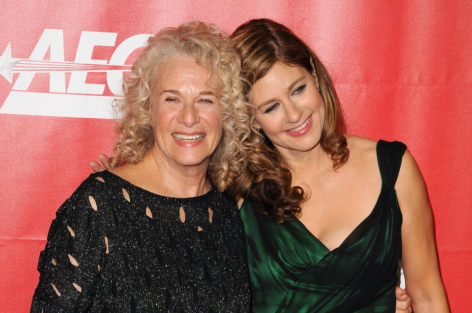 Carole King and daughter Louise Goffin at the 2014 MusiCares Person of the Year gala honoring Carole King in Los Angeles. (Photo: Getty Images)