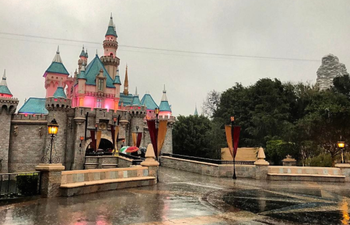 It rained so hard at Disneyland yesterday, the park looks like it’s completely abandoned