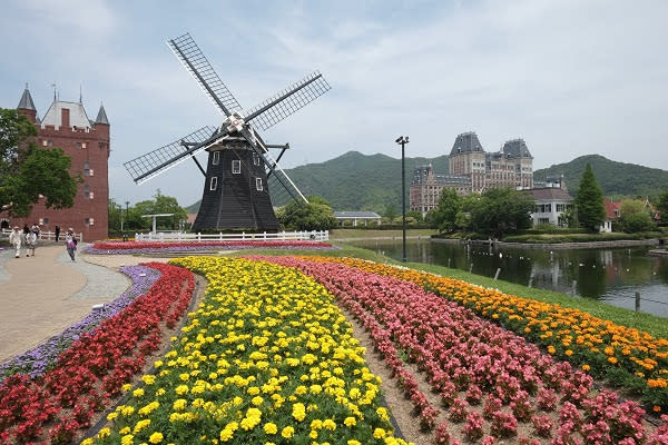 ▲九州西北部的港口城市佐世保以其海岸線和融合西方國際影響的獨特文化而聞名。除了久負盛名的九十九島，旅客還可以參觀展示了荷蘭城市風景的豪斯登堡公園。這也是廣受歡迎的《海賊王》動漫中海盜船“千陽號”的真實尺寸複製品的所在地。