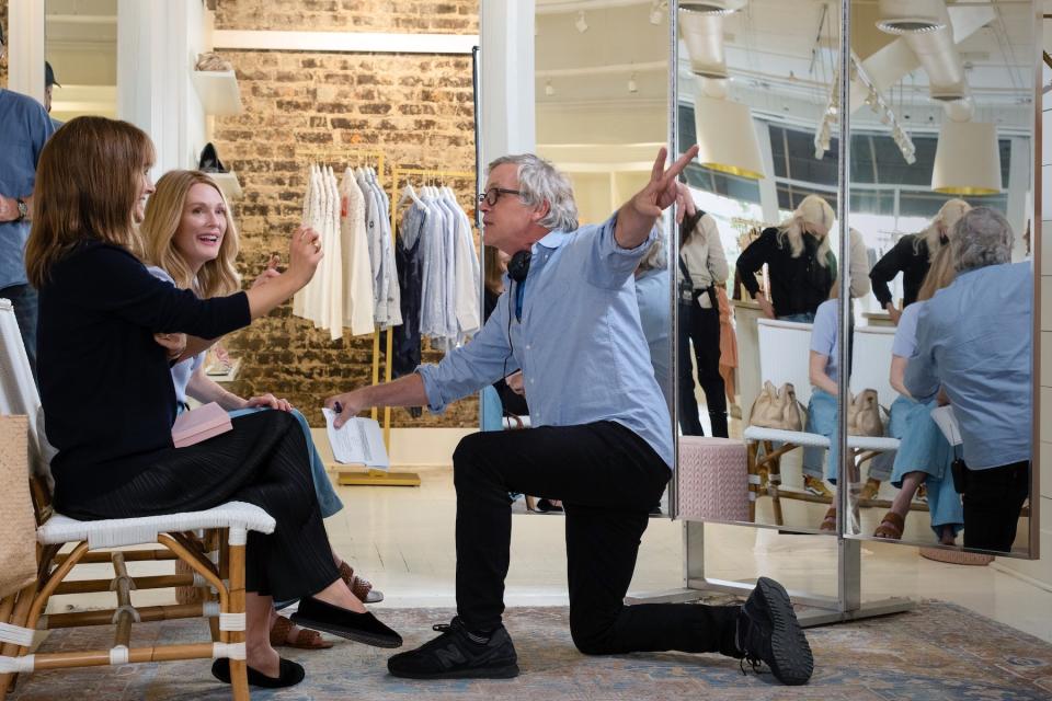 MAY DECEMBER, from left: Natalie Portman, Julianne Moore, director Todd Haynes, on set, 2023. ph: Francois Duhamel / © Netflix /Courtesy Everett Collection