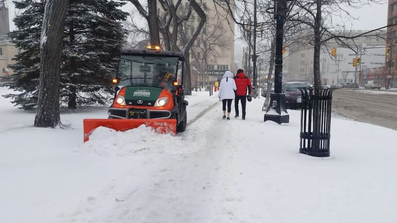 Councillor frustrated by lack of action on call to improve sidewalk snow clearing