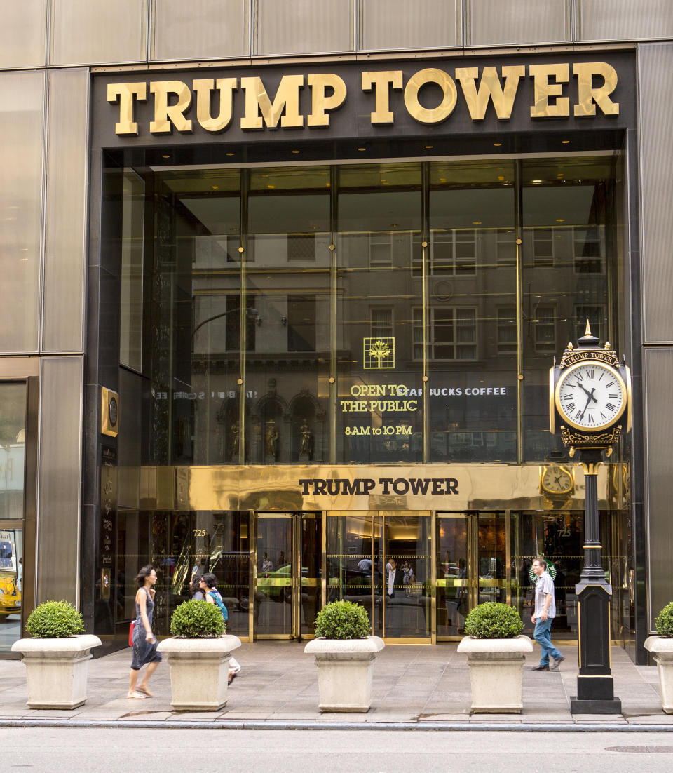 Entrada al edificio Trump Tower en New York City en la 5th avenida en Manhattan. Foto: Getty Image. 