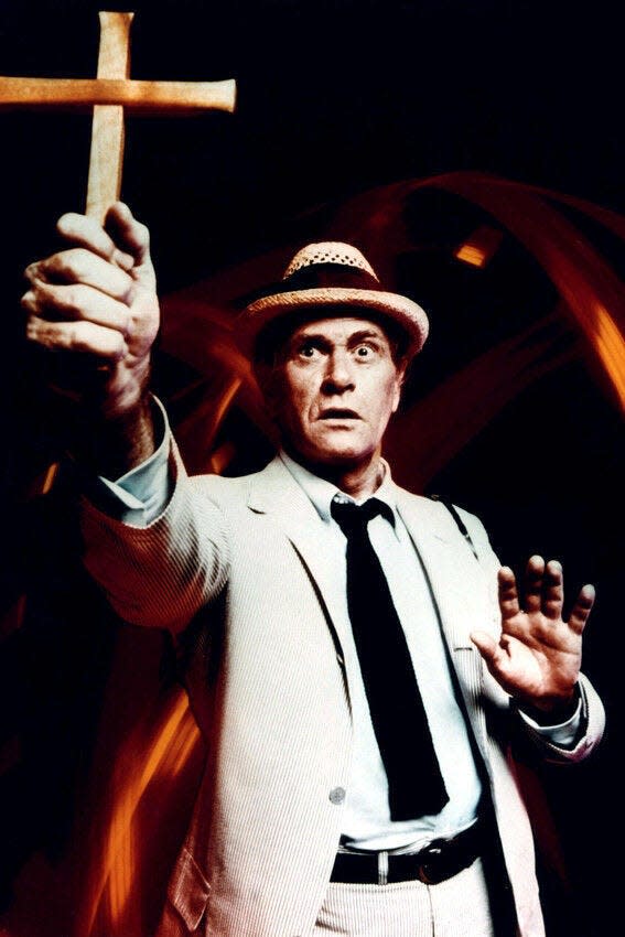 Darrin McGavin as Carl Kolchak in "Kolchak: The Night Stalker."