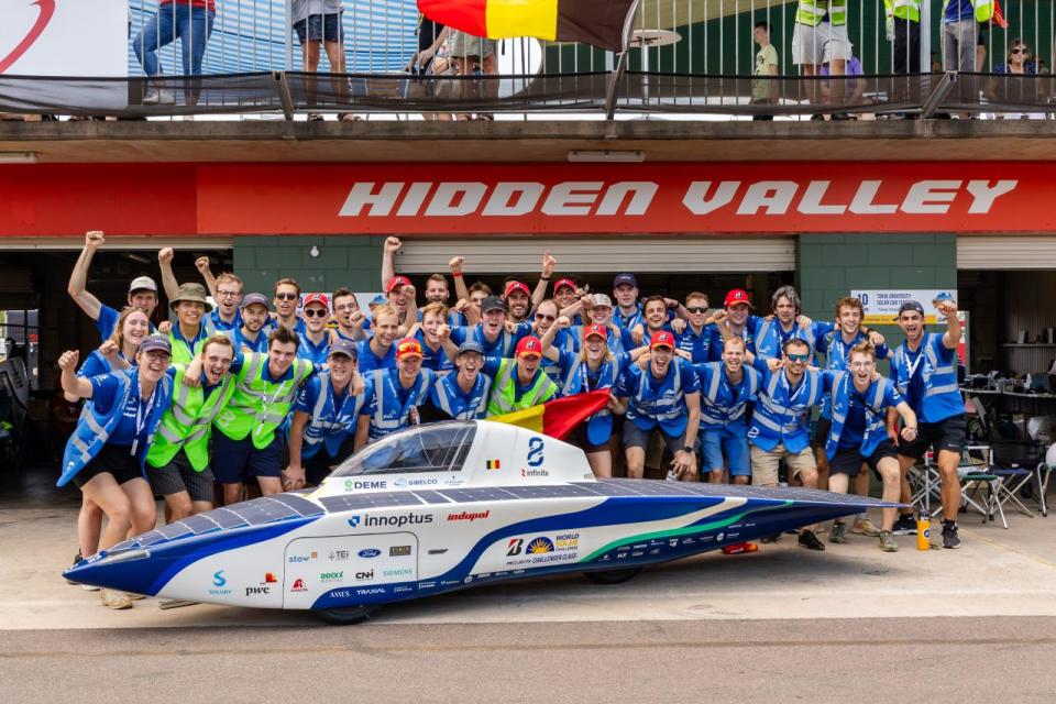 Team Innoptus takes the title as World Champions at the Bridgestone World Solar Challenge<br>