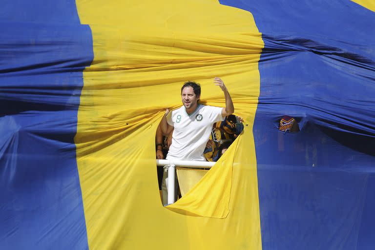 Marcelo Rodríguez en una tarde de gloria de Atlanta, su club, eje también de una obra que interpela a los fanáticos del fútbol. La imagen, tomada de casualidad por un fotógrafo amigo suyo, es ahora la tapa de su libro