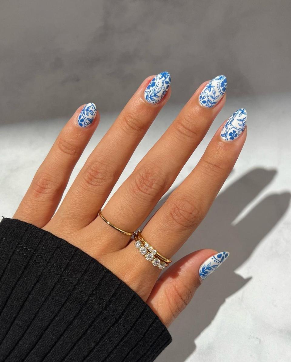 <h1 class="title">glazed-porcelain-nails-2024-nail-art-trends.jpg</h1><cite class="credit">Instagram / @samrosenails</cite>