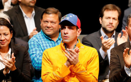 Venezuelan opposition leader and Governor of Miranda state Henrique Capriles attends a meeting of the Venezuelan coalition of opposition parties (MUD) in Caracas, Venezuela July 3, 2017. REUTERS/Carlos Garcia Rawlins