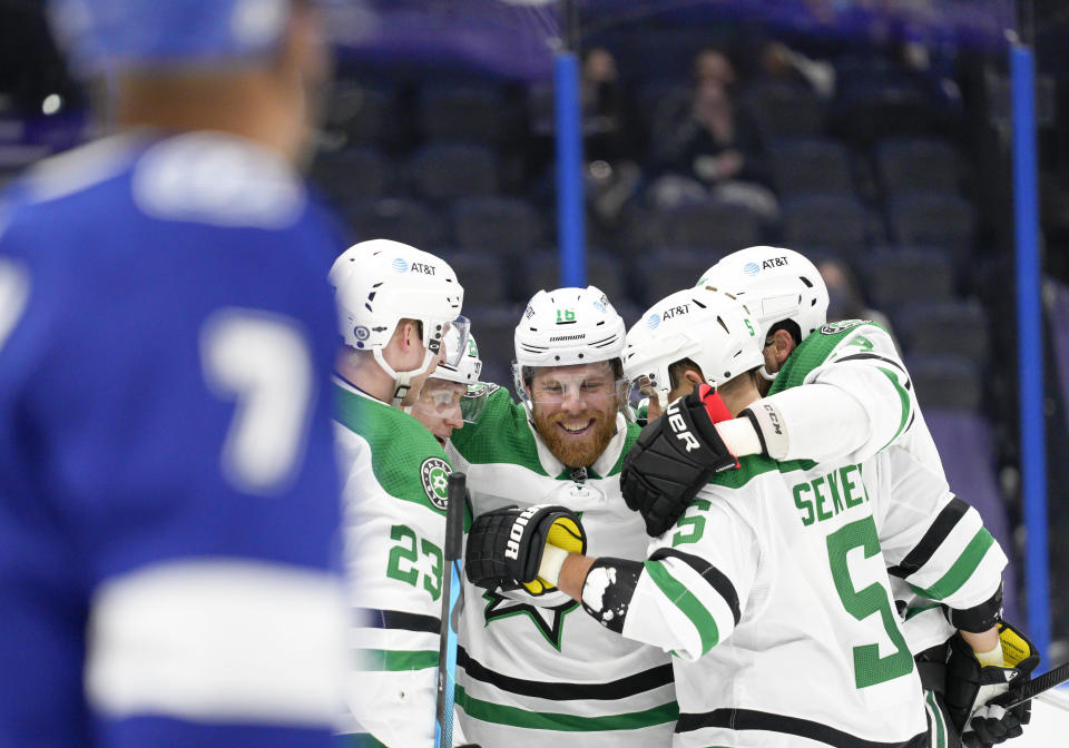 TAMPA, FL - MAY 07 Dallas Stars celebrate scoring a goal during the NHL Hockey match between the Tampa Bay Lightning and Dallas Stars on May 7, 2021 at Amalie Arena in Tampa, FL. (Photo by Andrew Bershaw/Icon Sportswire via Getty Images)