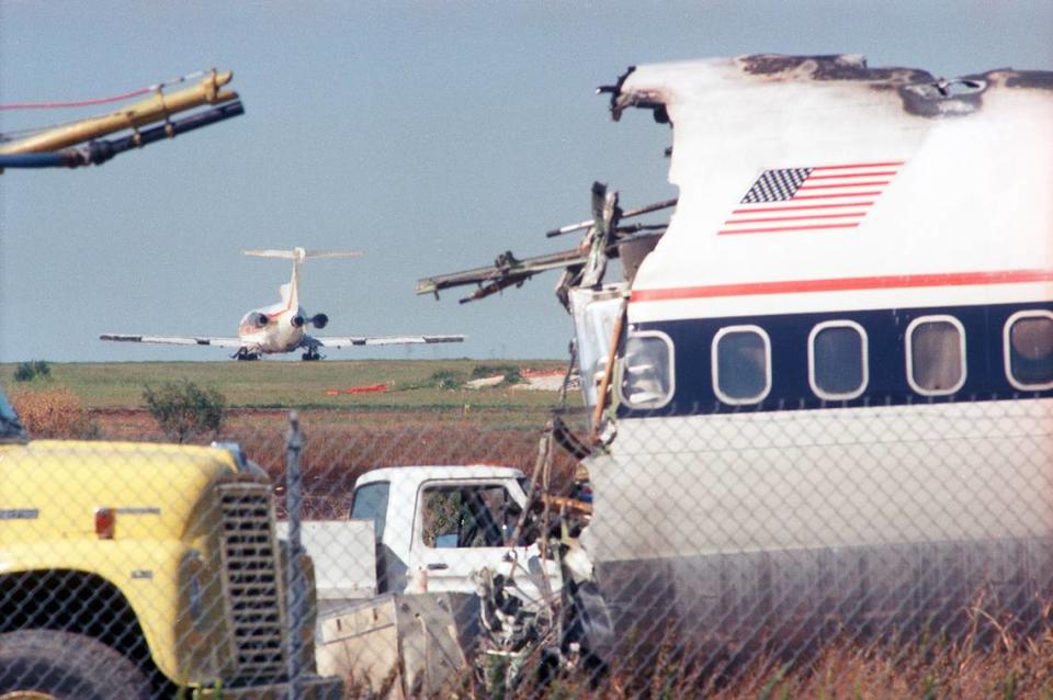 Aug. 31, 1988: The broken fuselage of Delta 1141 after it crashed at the end of a runway at Dallas-Fort Worth International Airport.