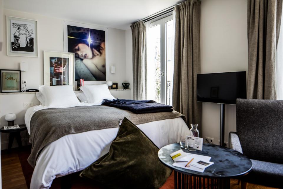 Rooms at Le Pigalle are decorated in the style of the area, known as Nouvelle Athènes, which inspired artists and poets in the late 19th century (Le Pigalle)La Pigalle