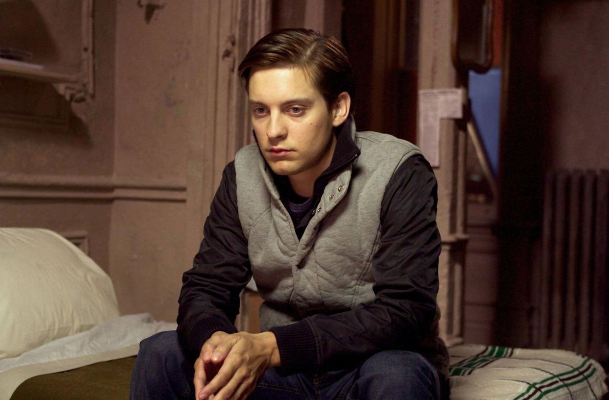 TOBEY MAGUIRE in SPIDER-MAN 2 (2004), directed by SAM RAIMI. Credit: COLUMBIA PICTURES/MARVEL ENTERTAINMENT / Album