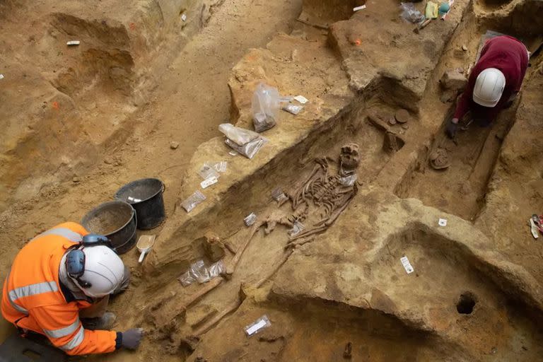 Descubren una antigua necrópolis en un concurrida estación de trenes de París