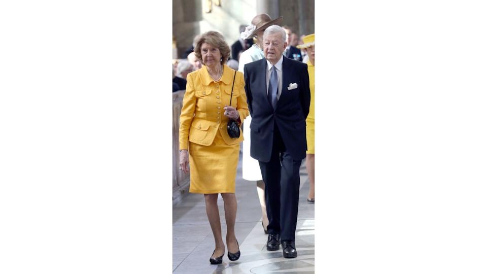 Princess Desiree walking with Niclas Silfverschiöld