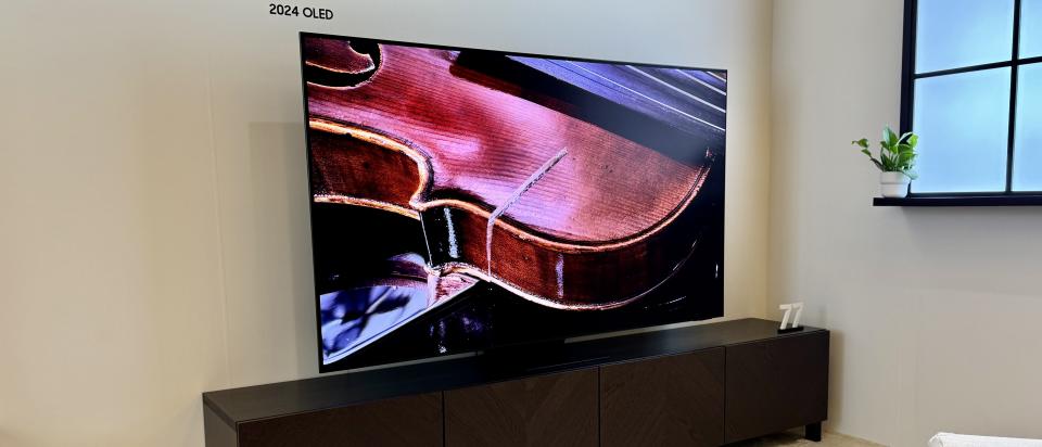 Samsung S95D OLED TV