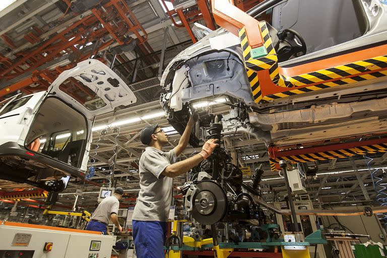 Las automotrices extreman las medidas para evitar el contagio entre los trabajadores