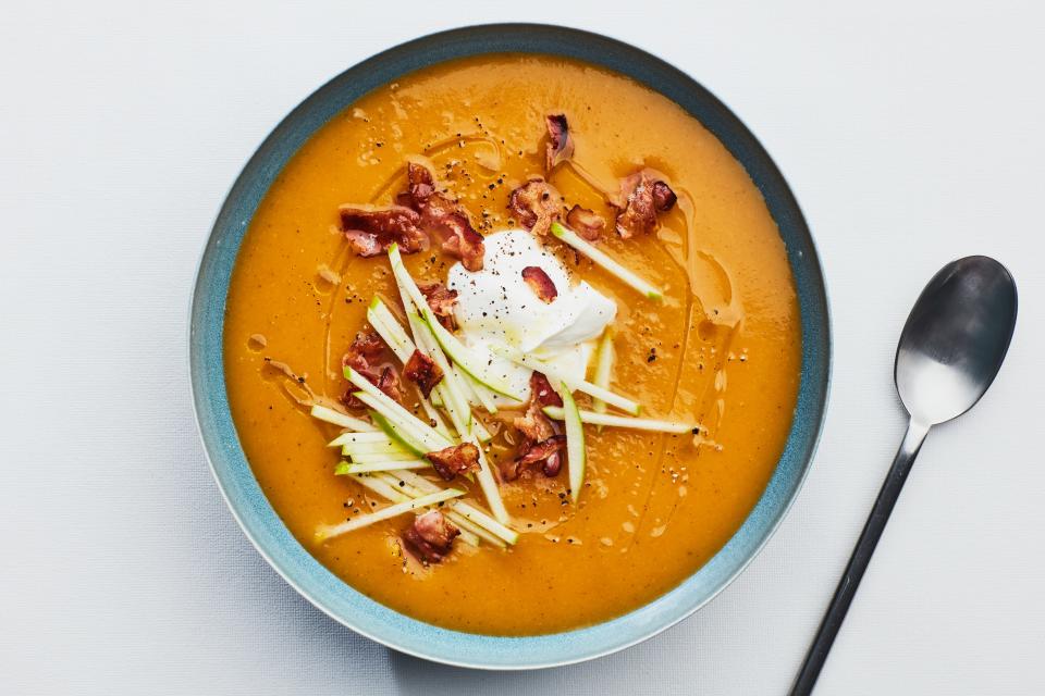 <h1 class="title">Butternut Squash & Apple Soup</h1><cite class="credit">Photo by Chelsea Kyle, Food Styling by Laura Rege</cite>