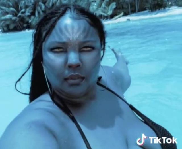 Lizzo Just Perfectly Recreated An Avatar Scene