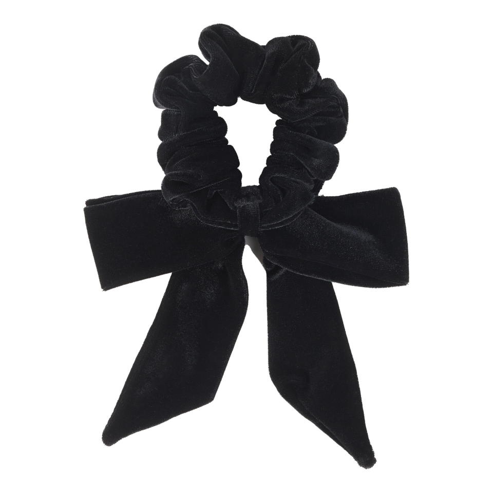 <p><a href="https://go.redirectingat.com?id=74968X1596630&url=https%3A%2F%2Fwww.walmart.com%2Fip%2FHairitage-Velvet-Bow-Scrunchie-Black-1PC%2F934914081&sref=https%3A%2F%2Fwww.bestproducts.com%2Flifestyle%2Fg42256876%2Fbest-capricorn-gifts%2F" rel="nofollow noopener" target="_blank" data-ylk="slk:Shop Now;elm:context_link;itc:0;sec:content-canvas" class="link ">Shop Now</a></p><p>Velvet Bow Scrunchie</p><p>walmart.com</p><p>$7.78</p>