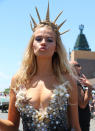 Jahr für Jahr steigt auf Coney Island die Mermaid Parade. Auch Hailey Clauson ist mit von der Partie, wenn zahlreiche “Arielles” sich an Land begeben, um in fantasievollen Kostümen durch die Straßen zu marschieren. Hailey ist eben ein All-American-Girl und wie wir wissen, lieben die US-Amerikaner Verkleidungsfeste und prunkvolle Paraden. Ein bisschen Disney-Feeling im wahren Leben … Foto: IZZY/WENN.com