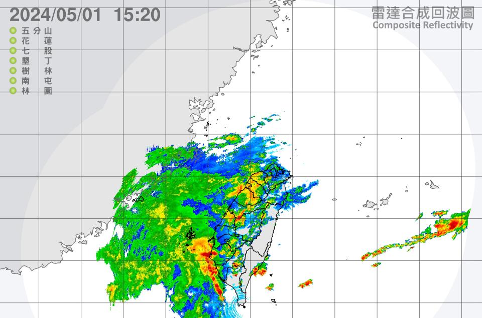 氣象署針對台南市、高雄市與屏東縣發布大雷雨即時訊息。（圖：氣象署網站）