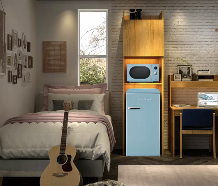 Wayfair's Having A Huge Sale On Some Of The Cutest Retro Appliances