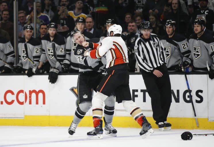 Anaheim Ducks' Ryan Kesler, right, punches Los Angeles Kings' Jeff Carter during the second period of an NHL hockey game Saturday, Feb. 25, 2017, in Los Angeles. (AP Photo/Jae C. Hong)