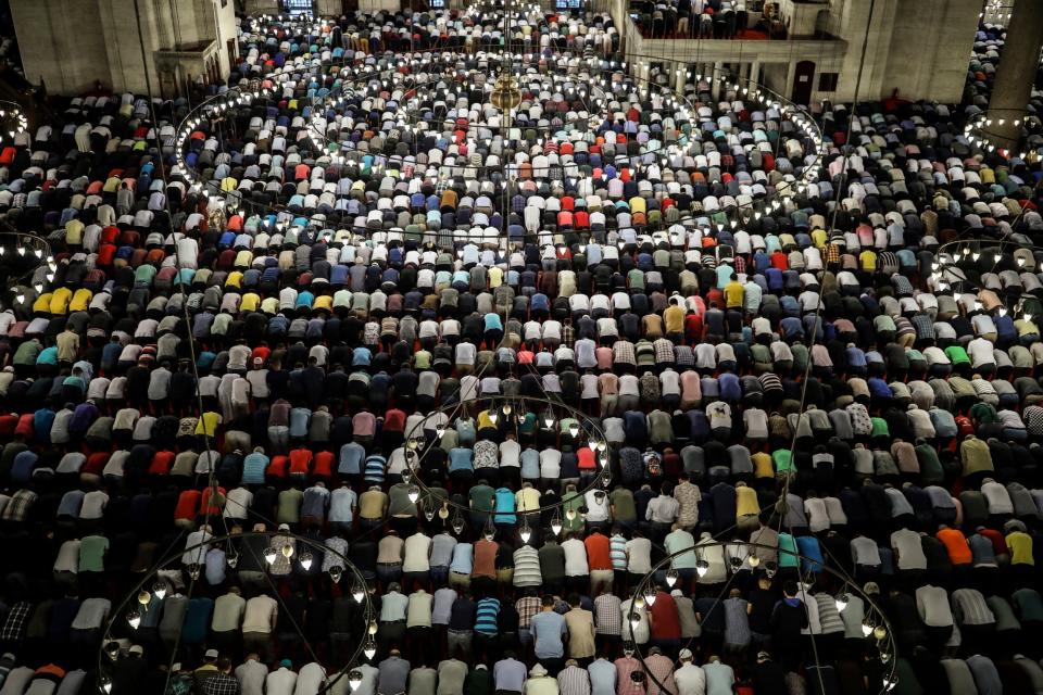 Eid mubarak: Incredible images show millions of Muslims across the world celebrating Eid ul-Fitr 2019