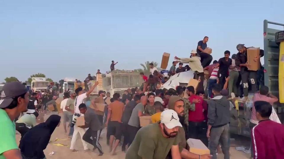 Hundreds of Palestinians swarmed and looted an aid convoy in Gaza this weekend, the latest incident revealing the disorganized distribution of aid in the region.