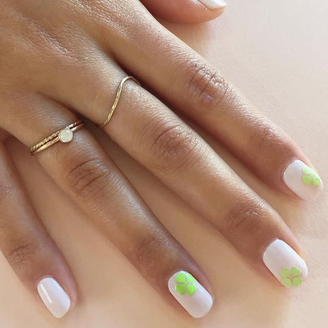 3) Saint Patrick’s Day Nail Idea: This Minimalist Clover Mani