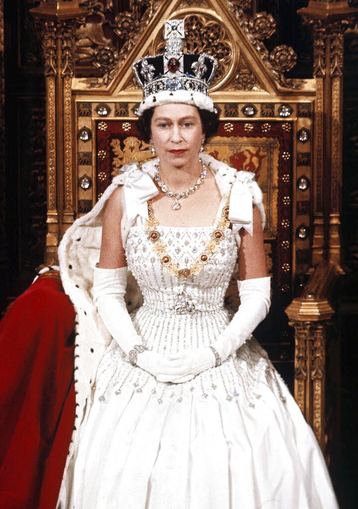 ARCHIVO – La reina Isabel II de Gran Bretaña