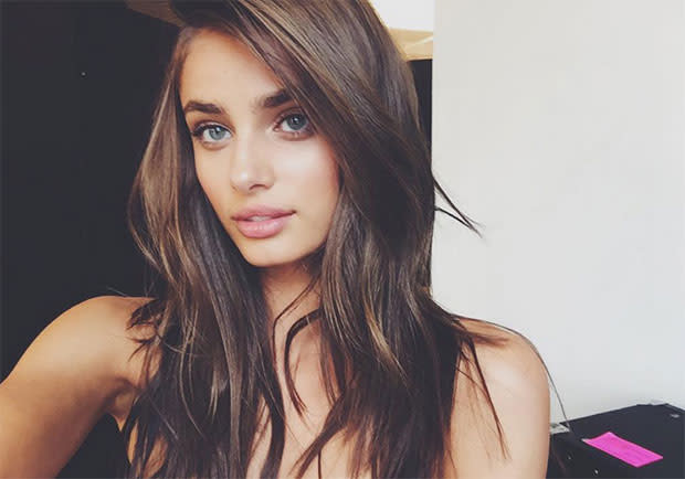 Victoria’s Secret model Taylor Hill just got a pixie cut and it looks amazing