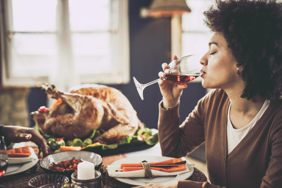 Prefer to celebrate Thanksgiving solo? Here's the etiquette for retracting — or backing out of — an invitation. (Photo: Getty Images)