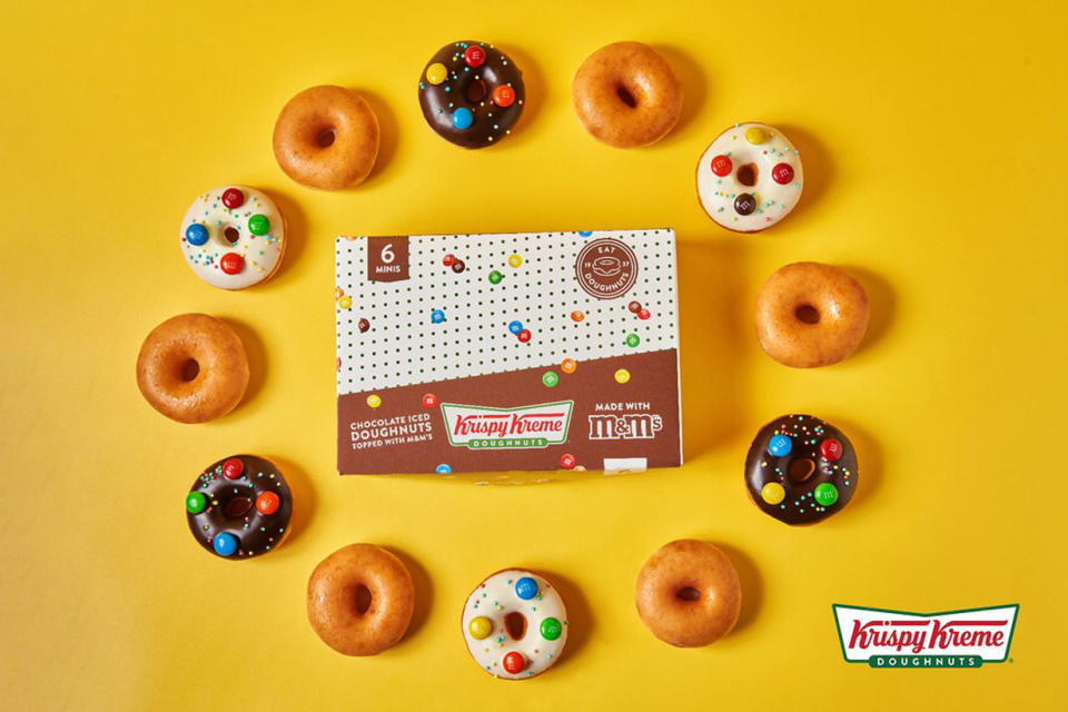 先別說卡路里好嗎？Krispy Kreme 與 M&M’s 首度推出聯乘美食！