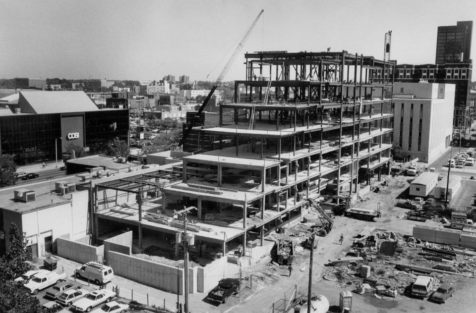 1988 - Construction continues at the site of the State Teachers Retirement System of Ohio office building. COSI is seen at upper left.