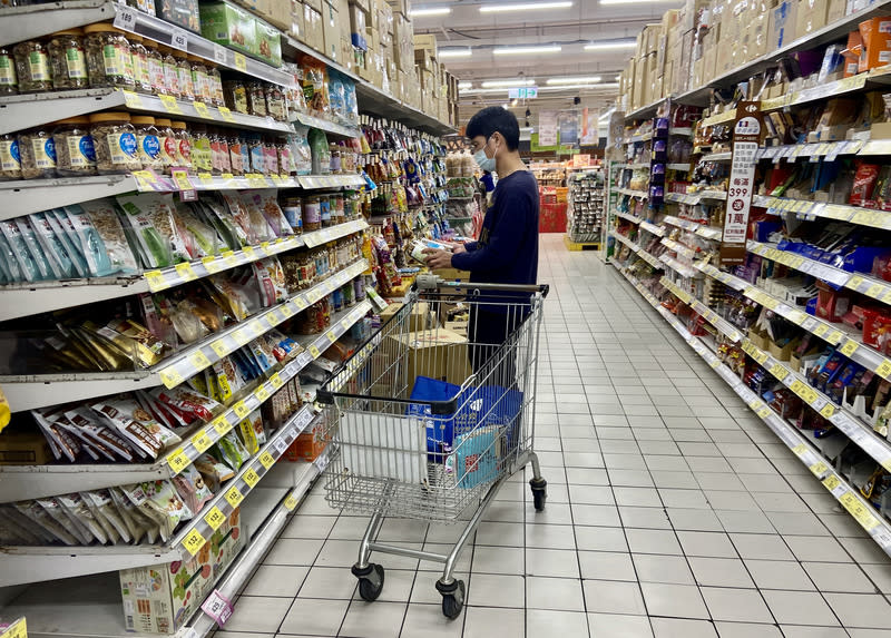 主計總處今天公布5月消費者物價指數（CPI）年漲2.02%，創近2年新低，和前幾個月相比，漲幅明顯收斂。（中央社資料照）