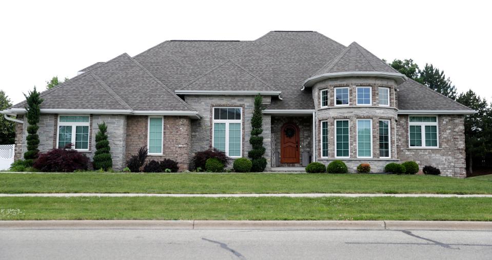 Former Green Bay Packers wide receiver Davante Adams sold his house at 256 Shelley Lane in De Pere, Wis.