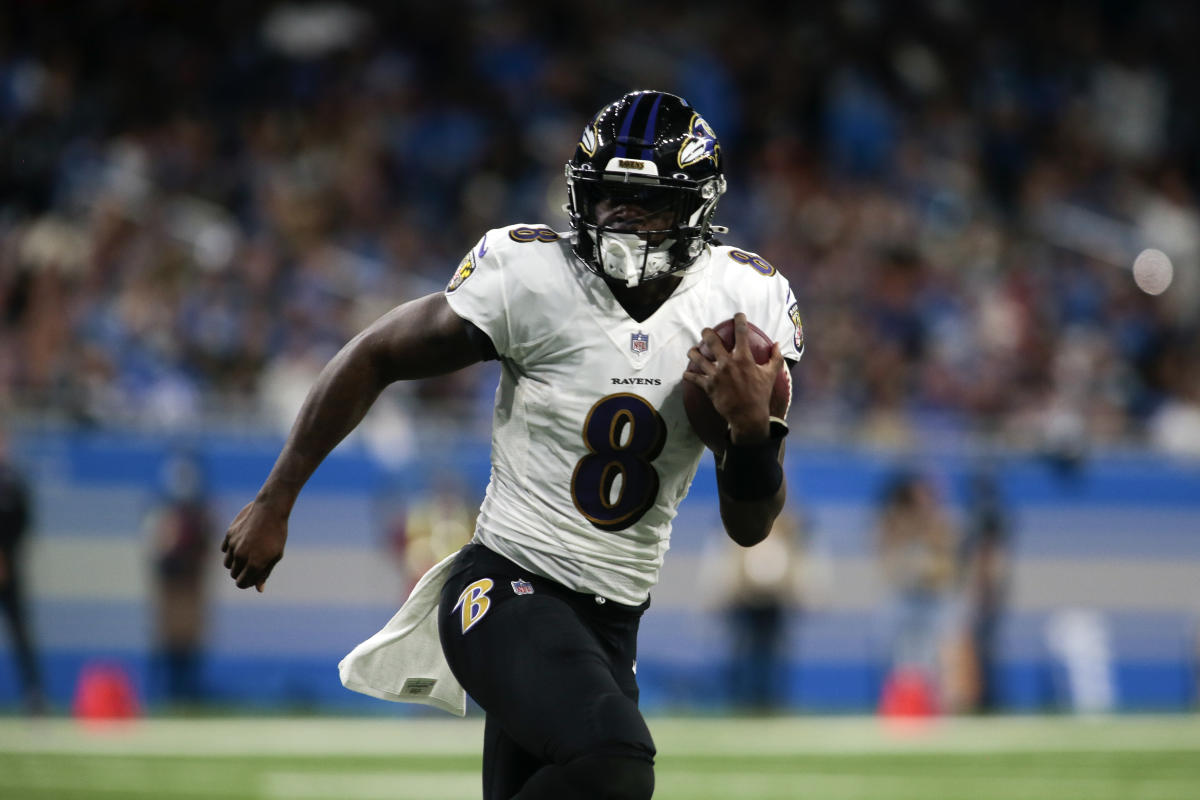 Lamar Jackson's Back Injury 'Not Anything Serious,' Per OC Roman