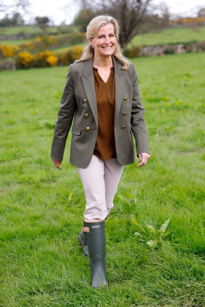 <p> The Duchess of Edinburgh not only pulls off stunning dresses but she also knows how to make a pair of wellies look smart and chic too! Seen here at the Shallowford Farm, Sophie looks naturally radiant in a khaki blazer, brown blouse and cream trousers. The wellies might just be her best winter boots we’ve seen. </p>