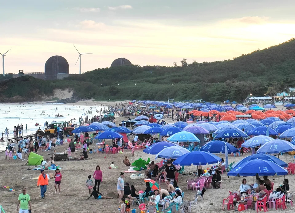 &#x007aef;&#x007bc0;&#x009023;&#x005047;&#x007b2c;3&#x005929;&#x00ff0c;&#x005c4f;&#x006771;&#x0058be;&#x004e01;&#x0065c5;&#x005bbf;&#x004ecd;&#x00662f;&#x004e00;&#x00623f;&#x0096e3;&#x006c42;&#x00ff0c;&#x005927;&#x008857;&#x00591c;&#x005e02;&#x009023;2&#x005929;&#x006e67;&#x005165;&#x00842c;&#x004eba;&#x00901b;&#x008857;&#x00ff0c;&#x006524;&#x005546;&#x005fd9;&#x005230;&#x0051cc;&#x006668;&#x00624d;&#x006536;&#x006524;&#x00ff0c;&#x005404;&#x00904a;&#x0061a9;&#x006c99;&#x007058;&#x006eff;&#x00662f;&#x006232;&#x006c34;&#x004eba;&#x006f6e;&#x003002;&#x008a18;&#x008005;&#x006f58;&#x006b23;&#x004e2d;&#x00ff0f;&#x00651d;&#x005f71;