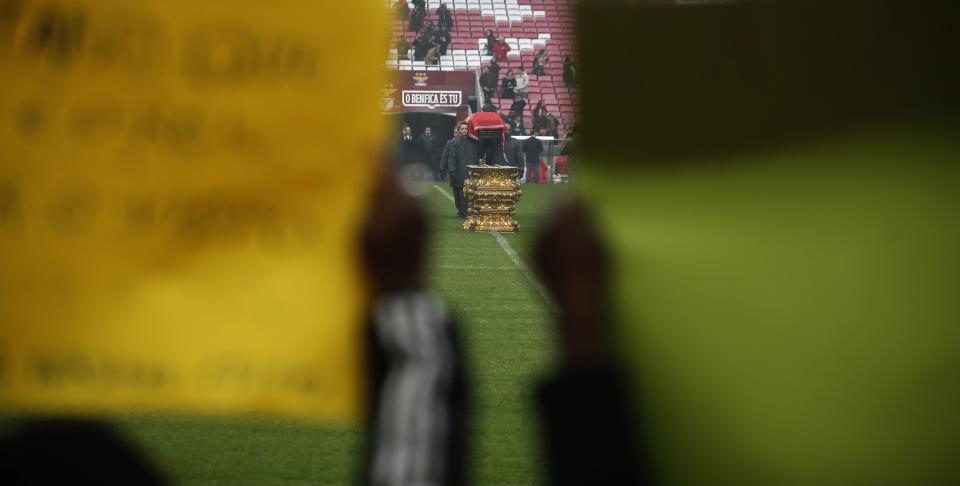 Eusebio's coffin arrives at the Luz stadium in Lisbon