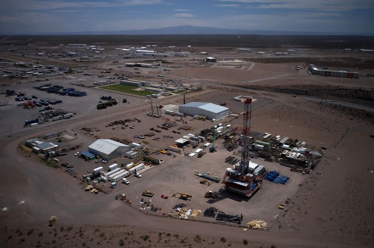 Vista aérea de un yacimiento en Vaca Muerta, uno de los sectores que Martín Guzmán nunca pudo manejar