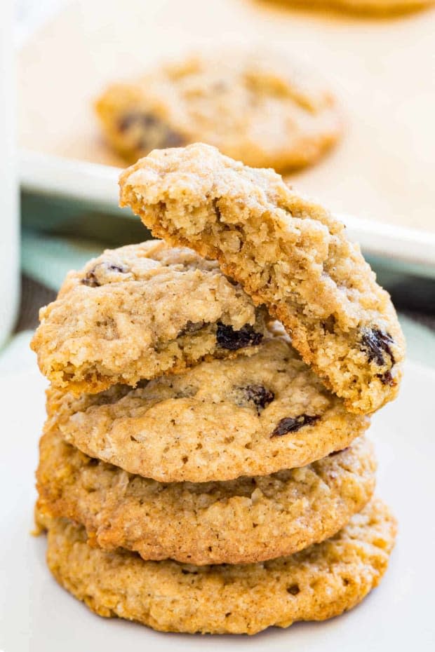 <p><a href="https://cupcakesandkalechips.com/gluten-free-oatmeal-raisin-cookies/" rel="nofollow noopener" target="_blank" data-ylk="slk:Cupcakes & Kale Chips;elm:context_link;itc:0;sec:content-canvas" class="link ">Cupcakes & Kale Chips</a></p>