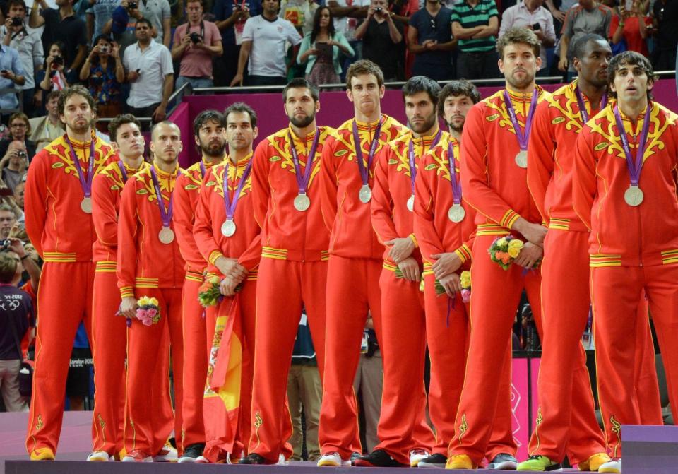 La selección española de baloncesto vistiendo el uniforme que fue criticado por muchos compañeros (MARK RALSTON/AFP/Getty Images)