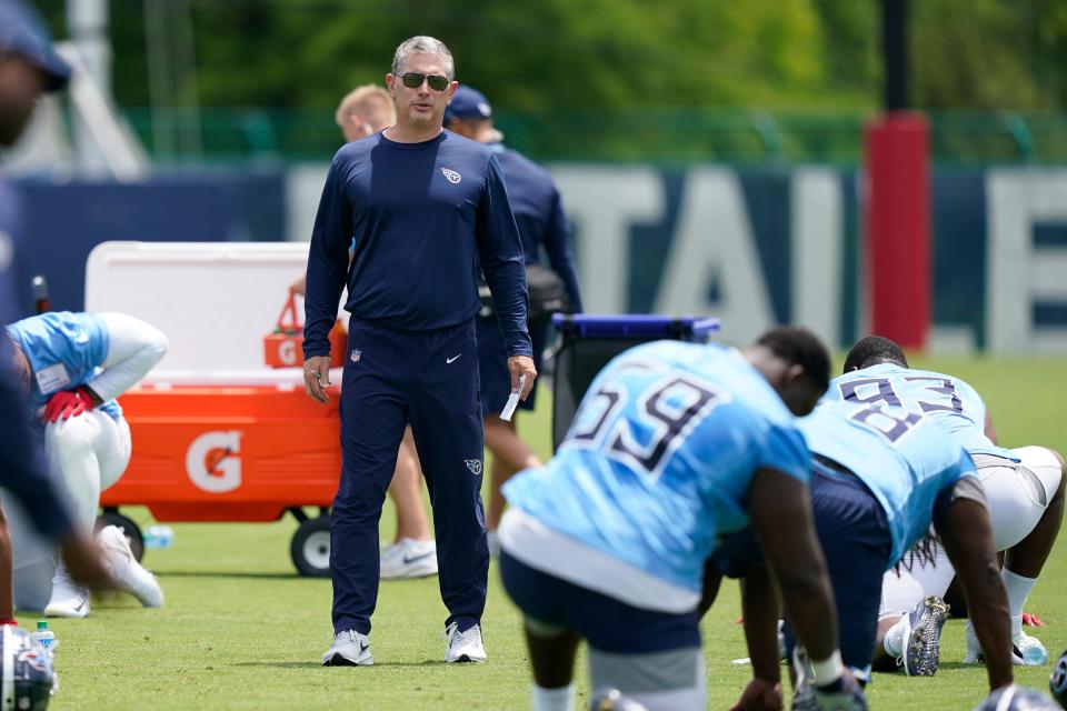 Tennessee Titans senior defensive assistant coach Jim Schwartz watches practice Thursday, June 3, 2021, in Nashville.