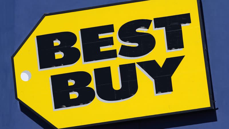 A sign for a Best Buy store in Salem, N.H.