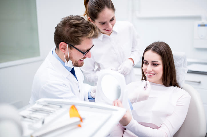 Antes de someterte a un blanqueamiento dental, averigua todo lo que puedas sobre este procedimiento. Foto: Science Photo Library /Getty Images