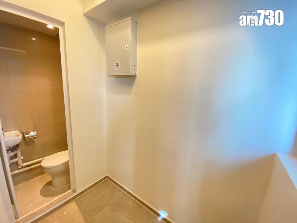 廚房連接多功能房連洗手間，為住戶提供更多儲物空間。