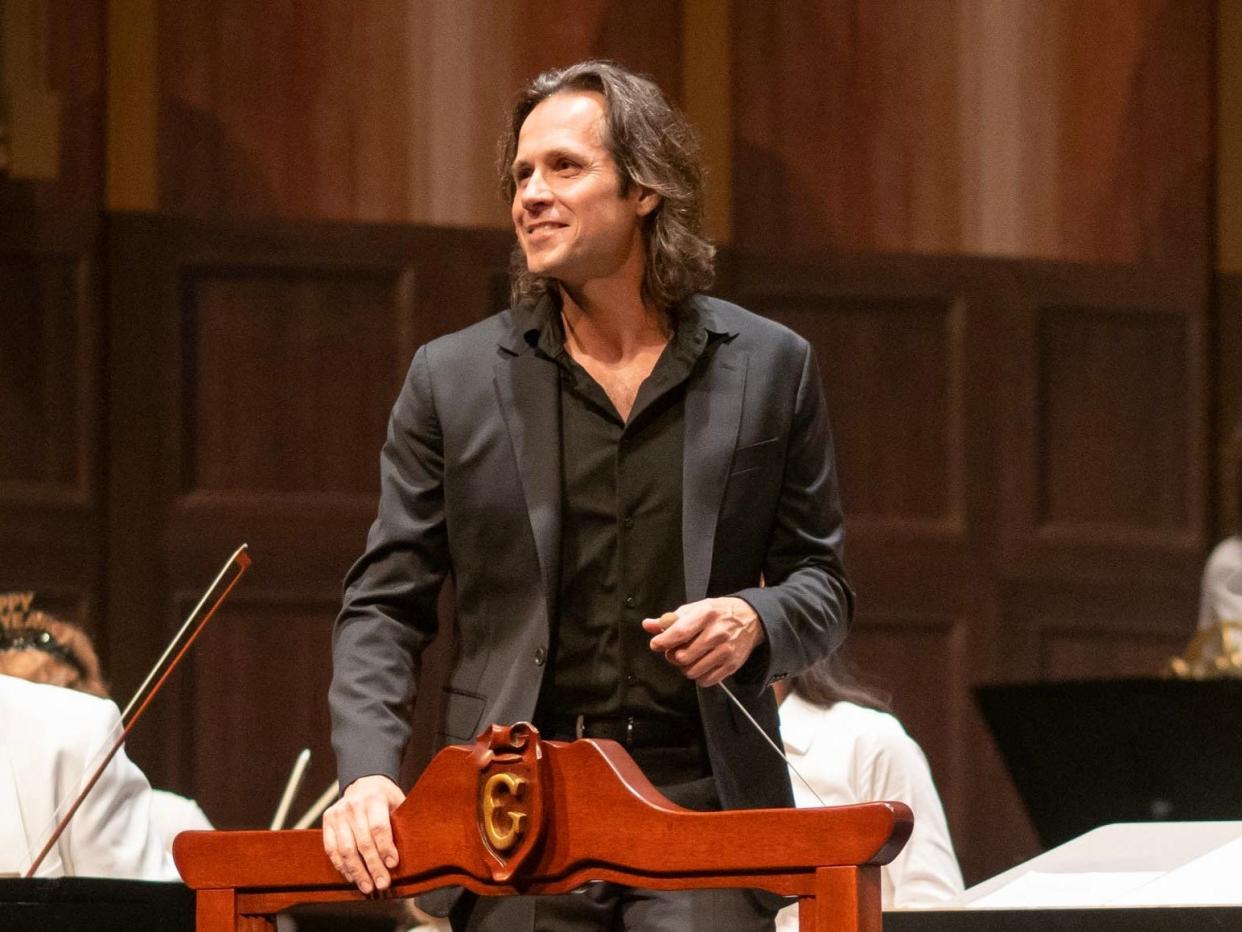 Conductor Andrew Lipke will conduct the upcoming show with musician Amos Lee.