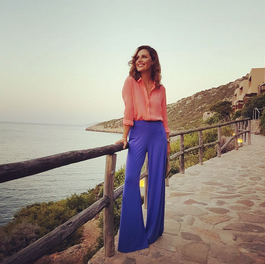 <p>Nazan Eckes genießt das Familienleben im stylischen Sommer-Look. (Bild: Instagram.com/Nazan Eckes) </p>
